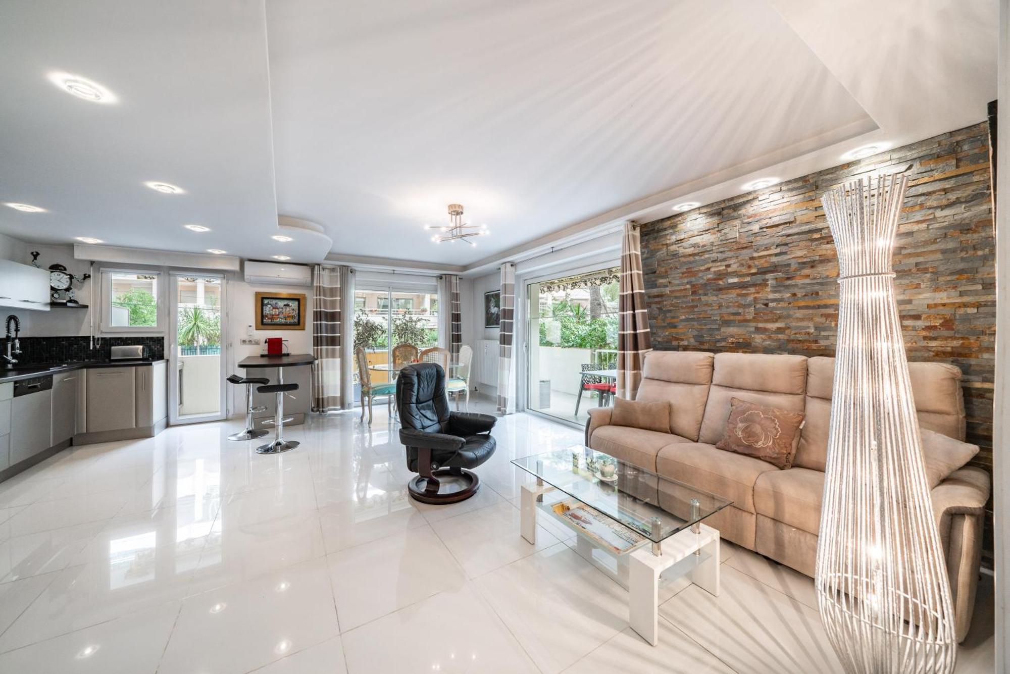 3 Pieces Au Calme Avec Terrasses Et Verdure Apartamento Cannes
